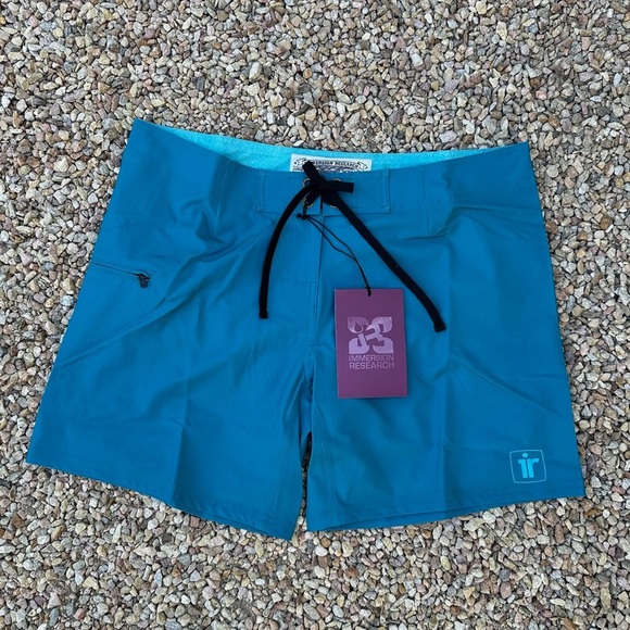 NWT Immersion Research "Heshie" board shorts - size 14 - Picture 1 of 6